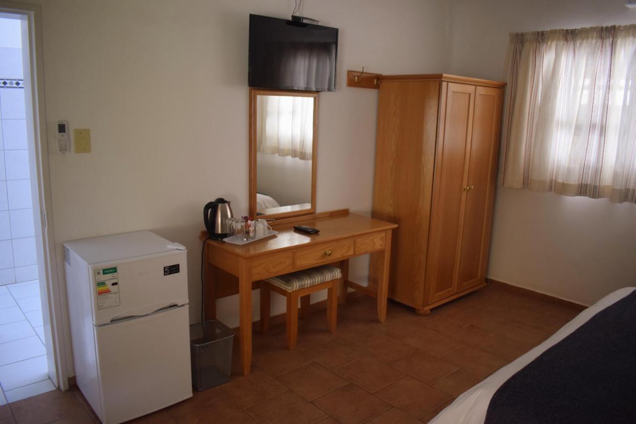 Central Hotel Омаруру Екстер'єр фото