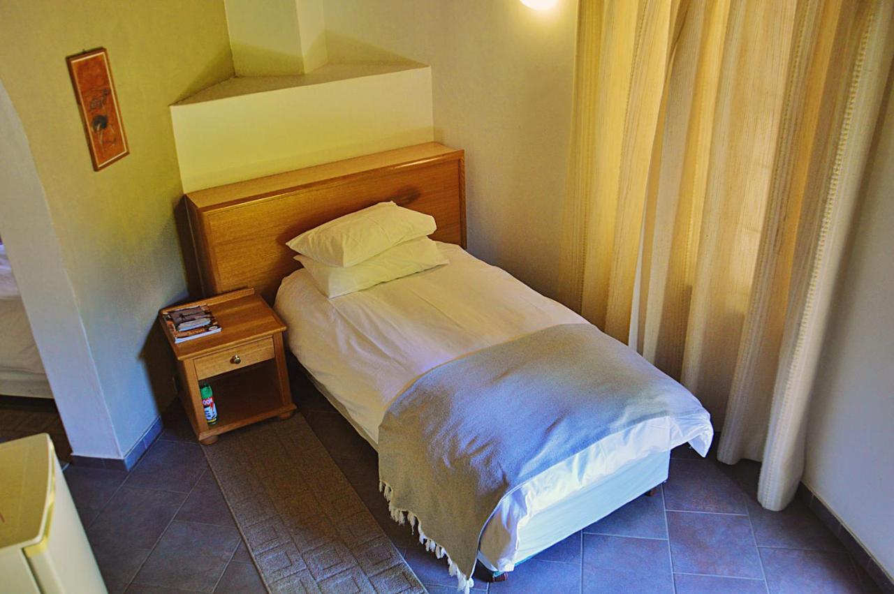 Central Hotel Омаруру Екстер'єр фото